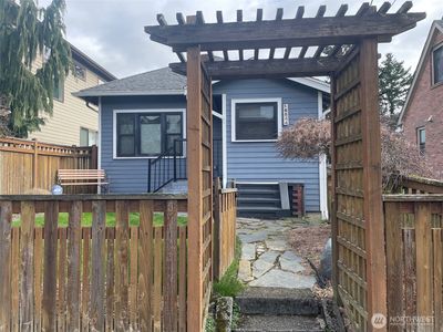 6844 18th Avenue NE, Seattle, WA, 98115