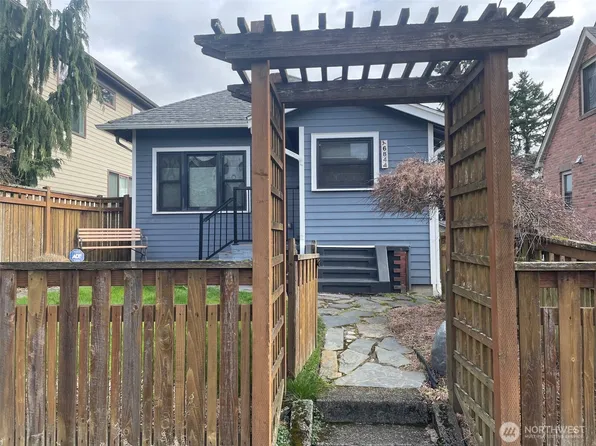 6844 18th Avenue NE, Seattle, WA 98115