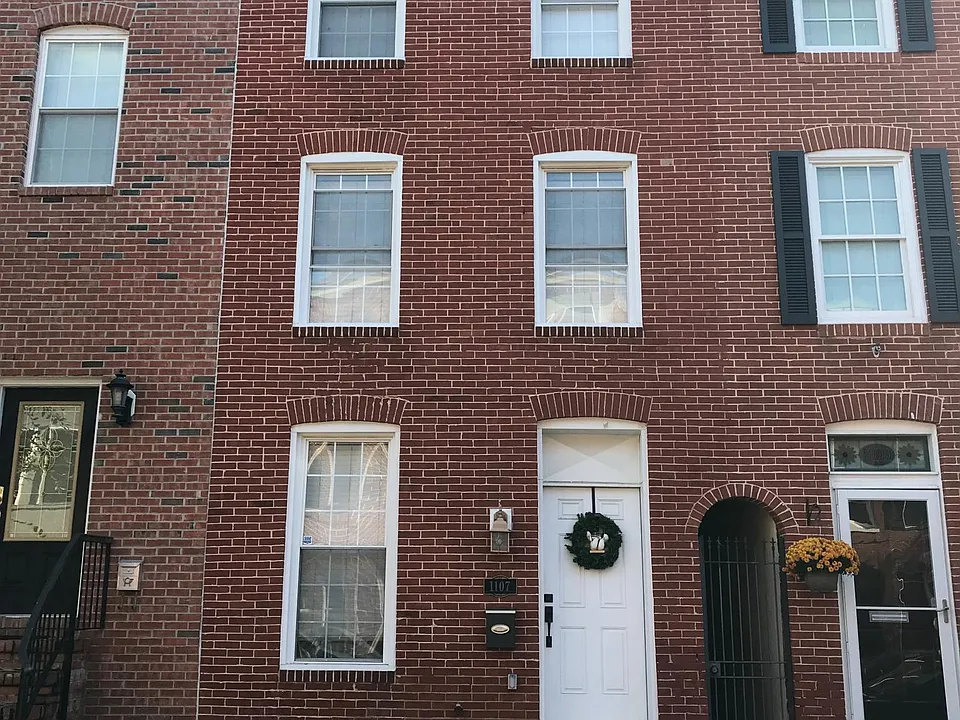 1107 William St