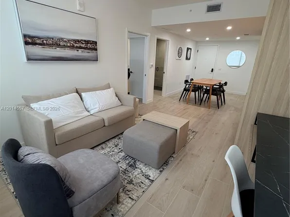 225 N Miami Ave, Miami, FL