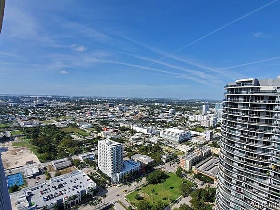 2nd image of 1750 N Bayshore Dr APT 5507