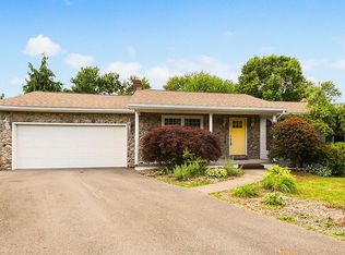 229 Wallace Cir, New Castle, PA 16101