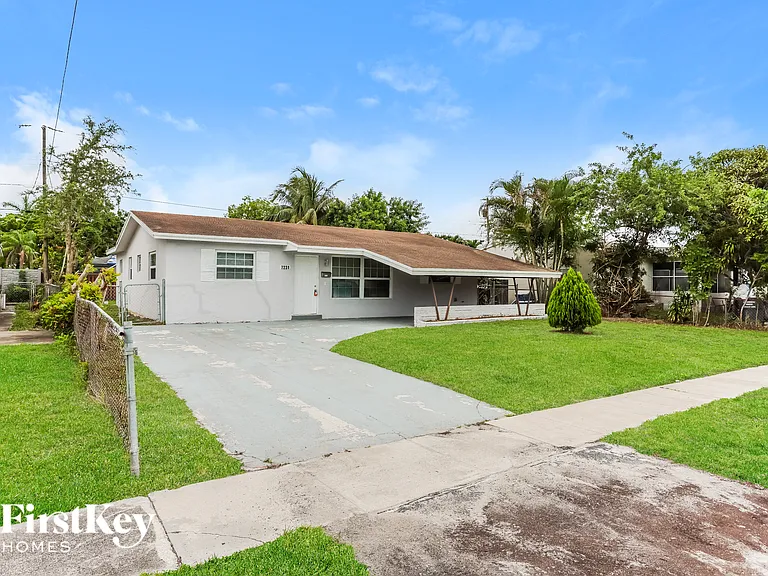 7231 McArthur Pkwy — Photo 2