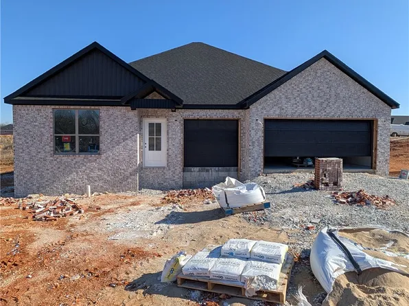 4915 Cowboy St, Springdale, AR 72762