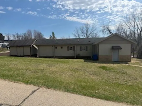 880 Toledo St, Dubuque, IA 52001