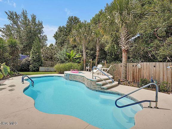 3rd image of 6108 Ambleside Drive