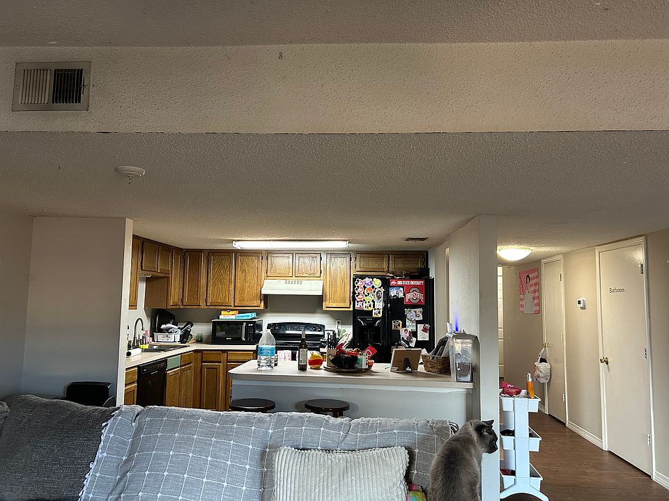 2nd image of 1842 Whispering Oaks Ln