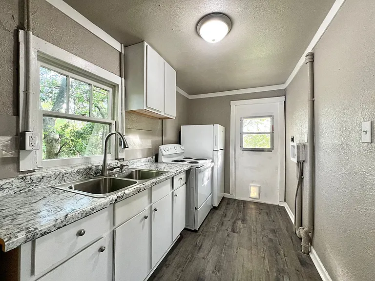 116 Grove St — Photo 10