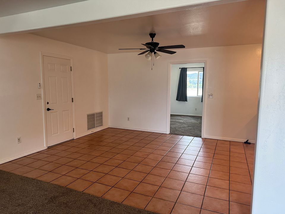 1st image of 32 Browns Rd