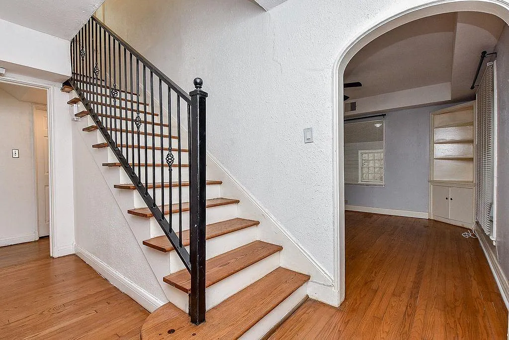 2 bed, 1.5 bath, 1992 sqft, $1,895 — Photo 4