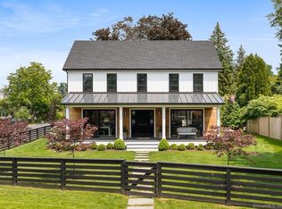 111 Sasco Hill Rd, Fairfield, CT 06824