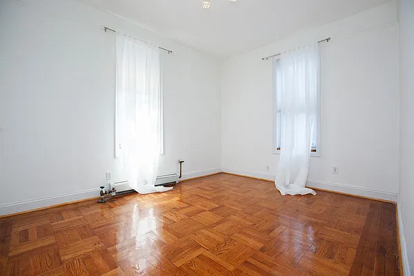 Sold by Winzone Realty Inc | media 6