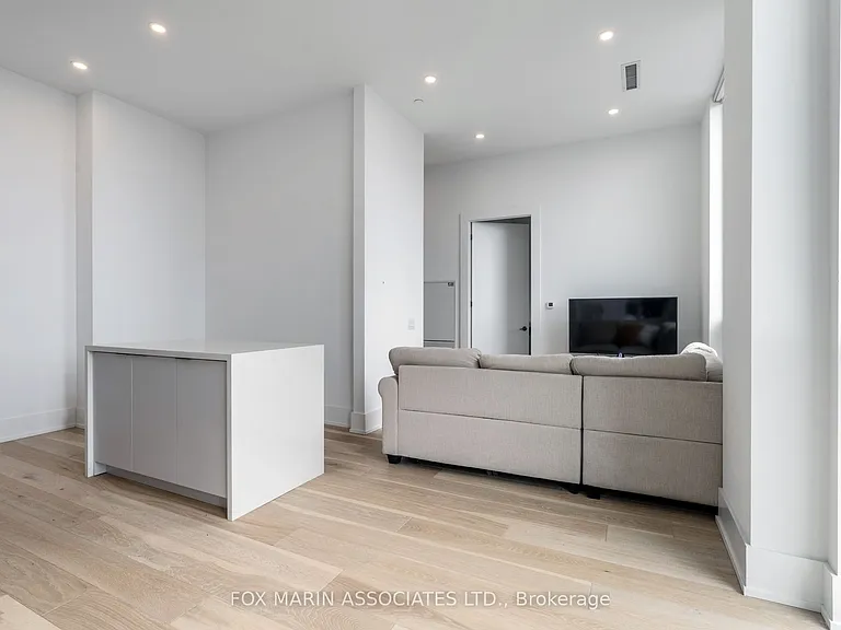 39 Roehampton Ave #4604 — Photo 5
