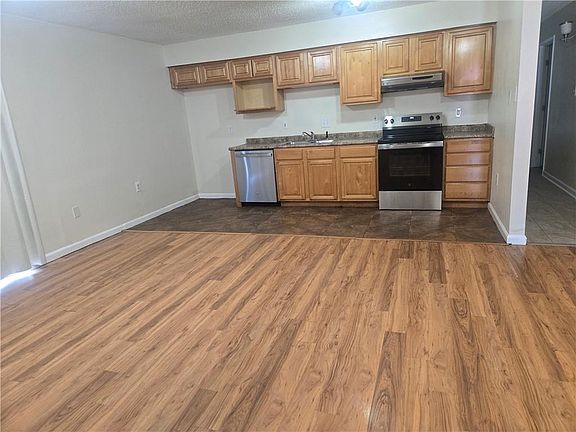 2nd image of 14901 Emory Rd