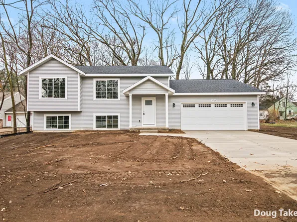 4764 Potter Ave SE, Kentwood, MI 49548