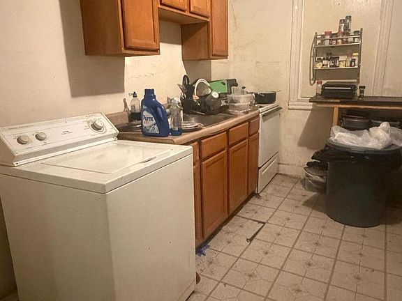 2nd image of 4842 N 15th St