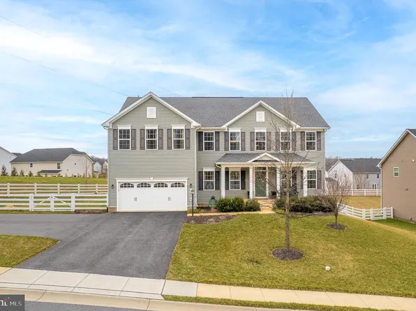 13621 Primavera Dr, Mount Airy, MD 21771