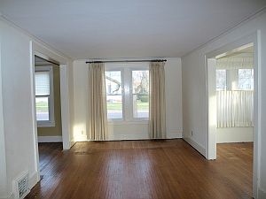 5th image of 115 W Mary St