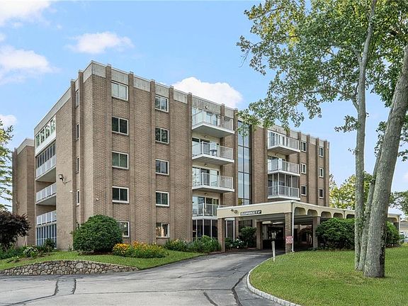 4th image of 200 Hoffman Ave APT 402