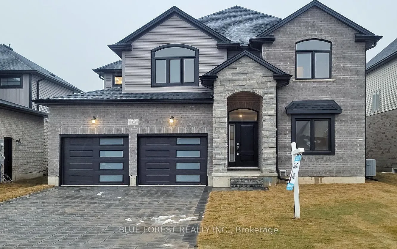 4 bed, $3,000 — Photo 1