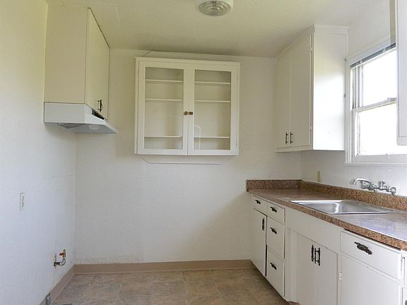 4th image of 1108 N Turner St