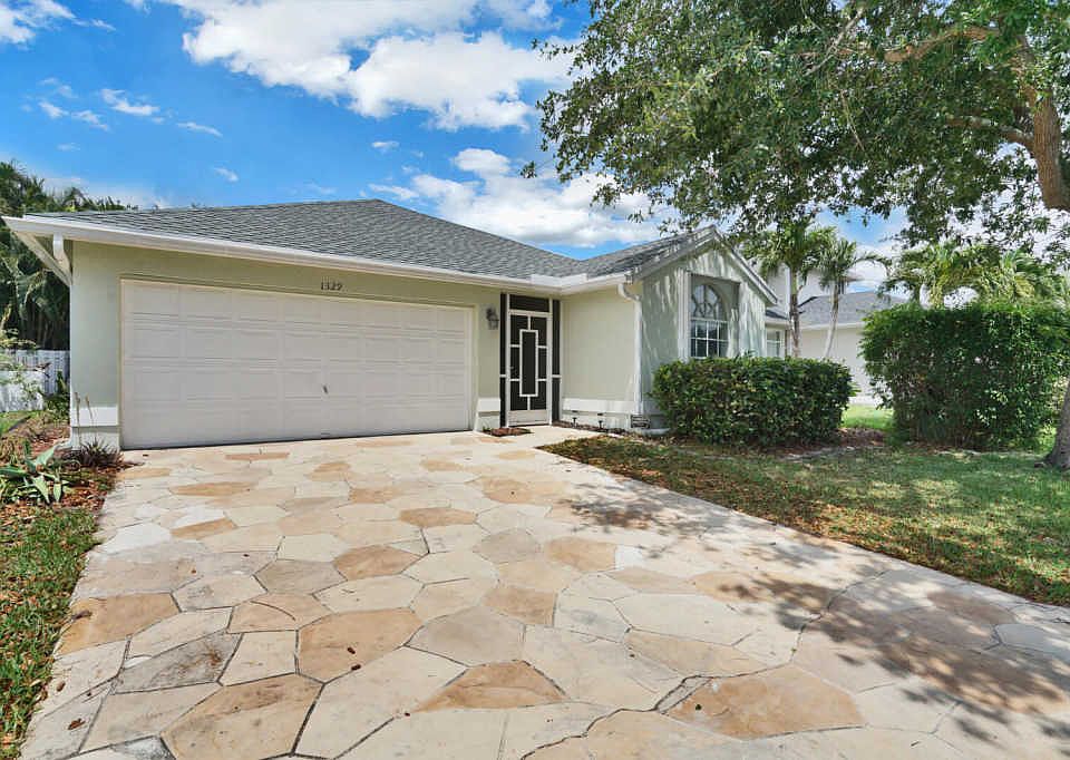 1st image of 1329 Fairfax Cir E
