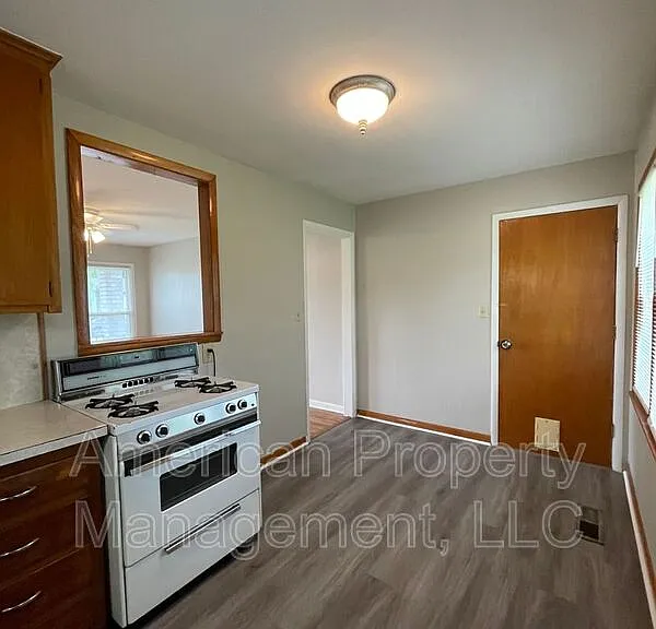 523 E Duncan St — Photo 8