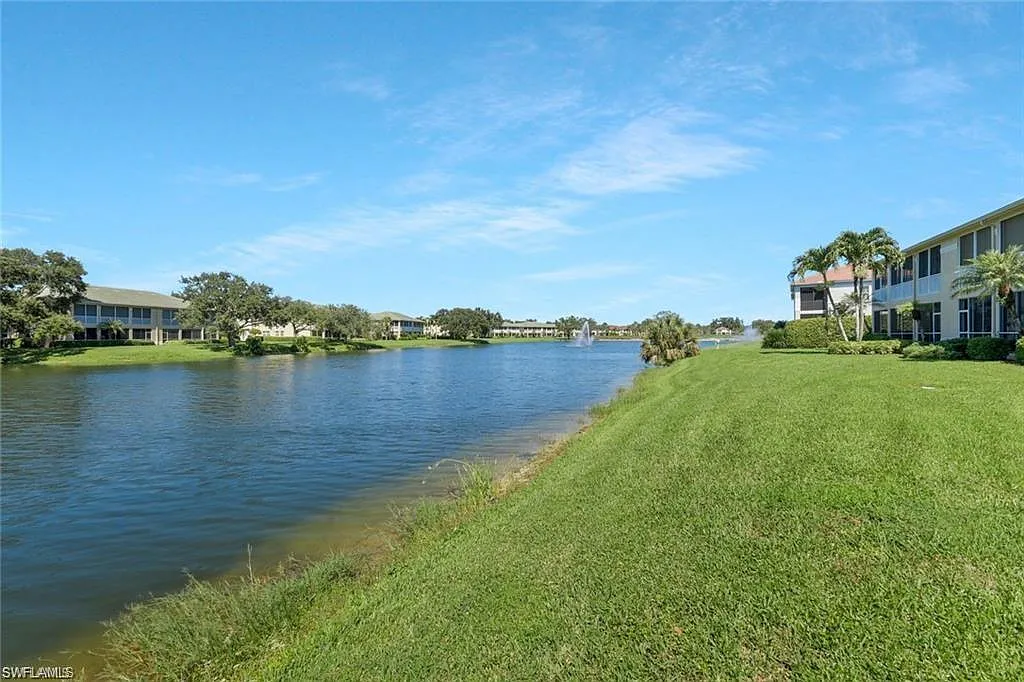 2 bed, 2.0 bath, 2058 sqft, $8,000 — Photo 3