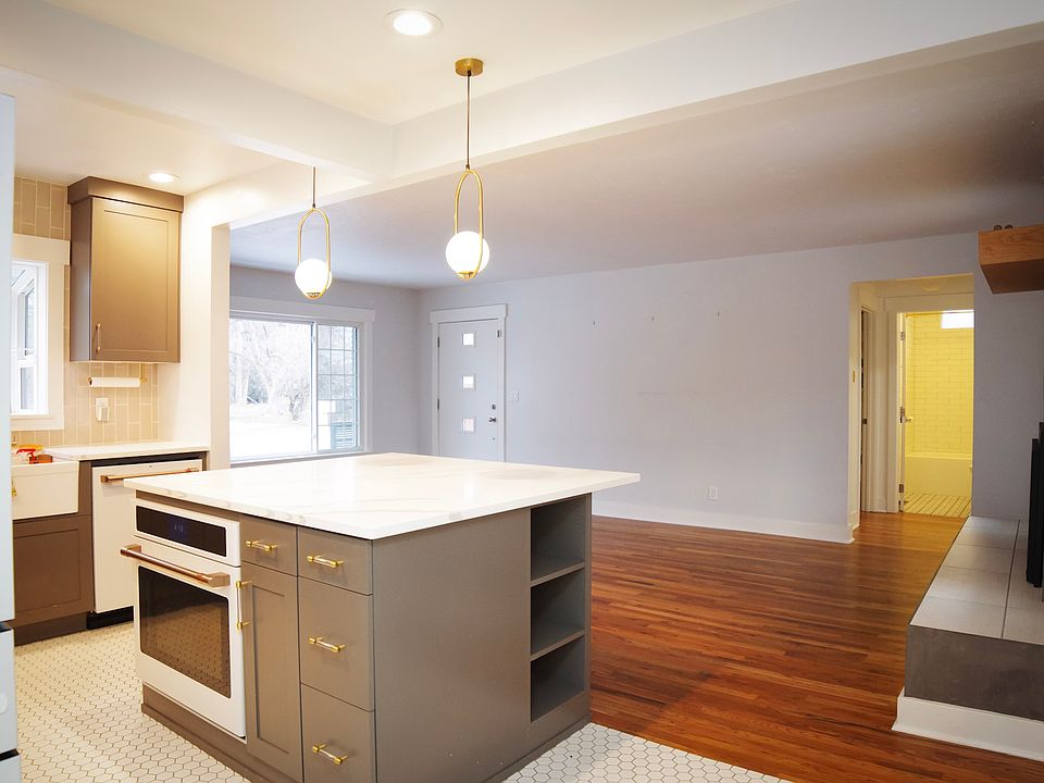 1st image of 4811 W Rose Hill St