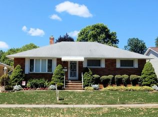 6332 Beverly Dr, Parma Heights, OH 44130