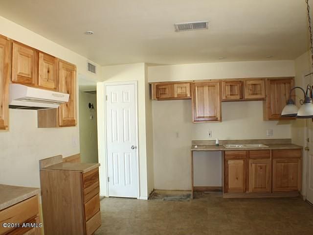 2nd image of 9542 E Duncan St