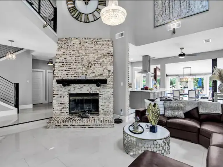 16340 Redbud Dr — Photo 2