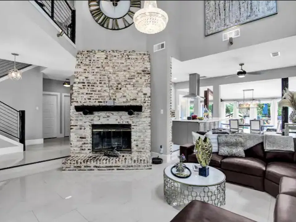 16340 Redbud Dr