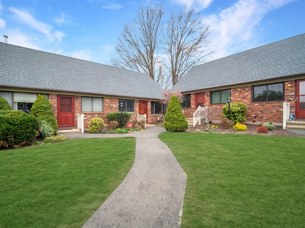 32 Dannys Way #32, Wallingford, CT 06492