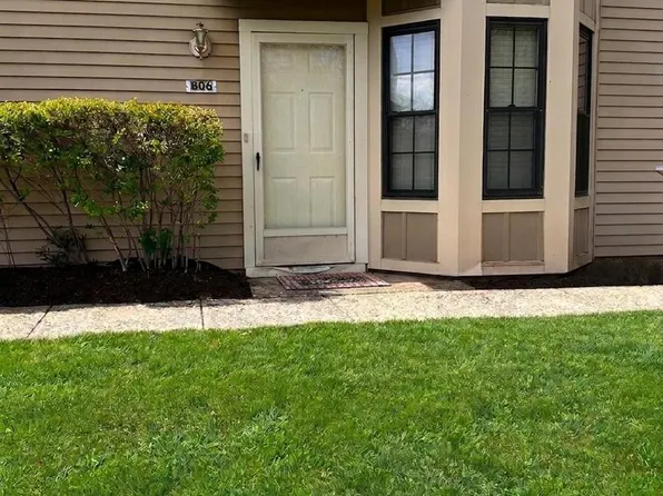 806 Barry Ct, Holland, PA 18966