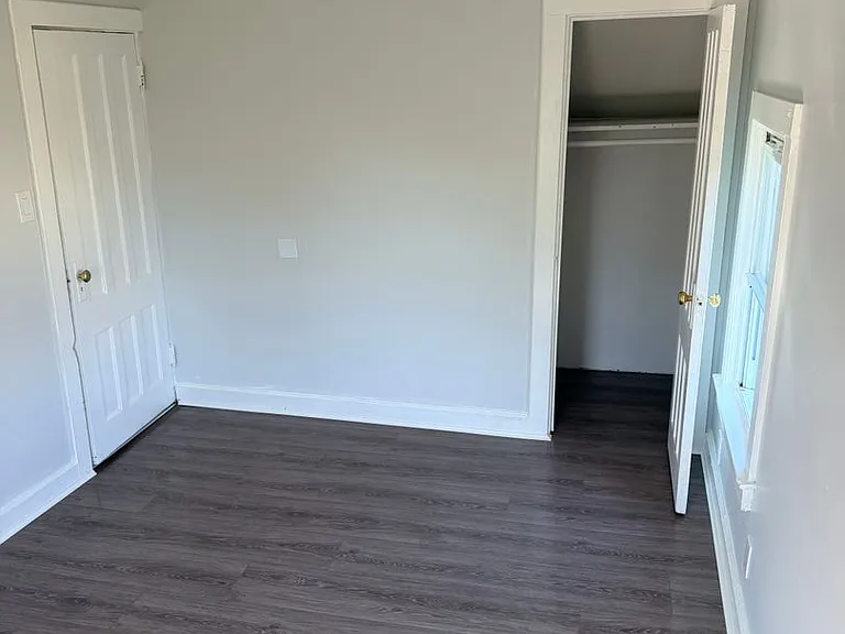 221 Fairview St — Photo 10
