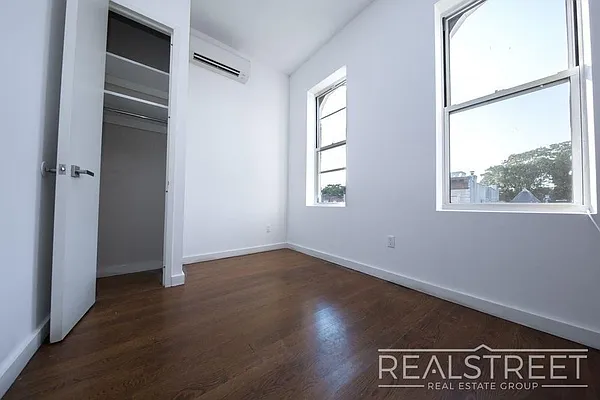 Rented by Real Street Inc | media 6