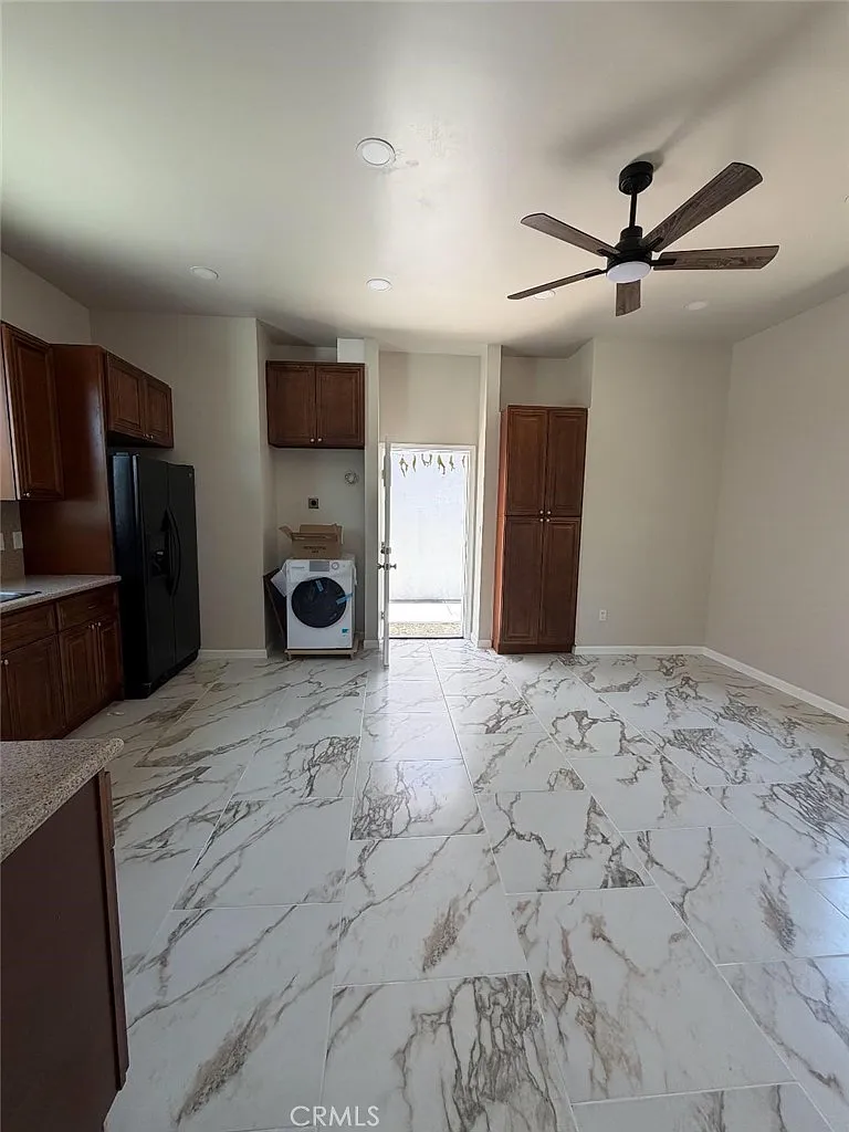 2 bed, 700 sqft, $2,800 — Photo 3
