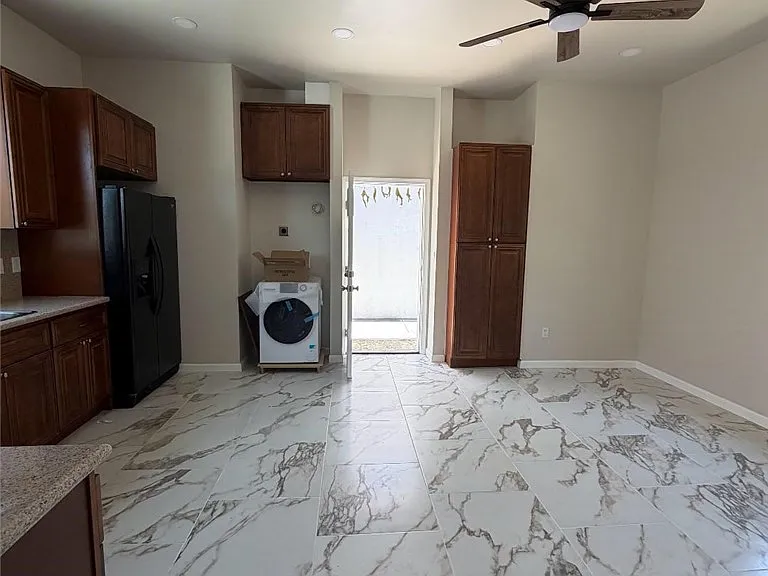 10600 Hillview Ave — Photo 3