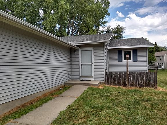 2nd image of 1708-1710 W Dakota St #1708