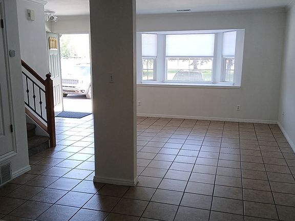 4th image of 790 E Hamlet Cir N