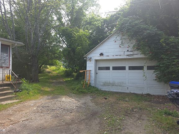 5th image of 3322 W 38th St