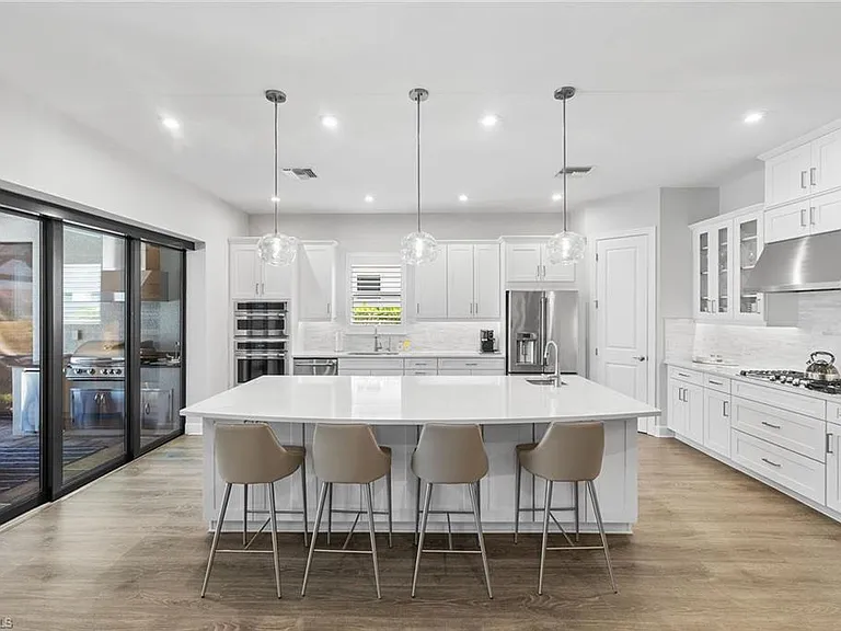 15345 Aprile St — Photo 10