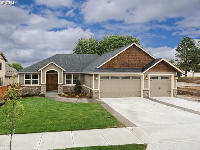 2nd image of 4514 NE 132nd St