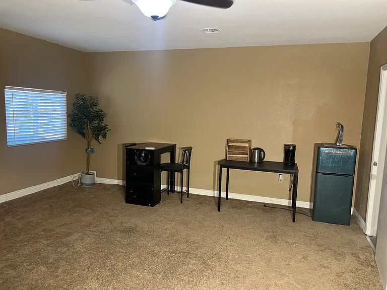 608 Watkins Dr #2 — Photo 9