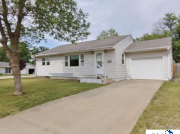 1620 N 14th St, Beatrice, NE 68310