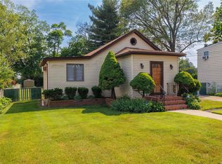 308 Cedar St, South Hempstead, NY 11550