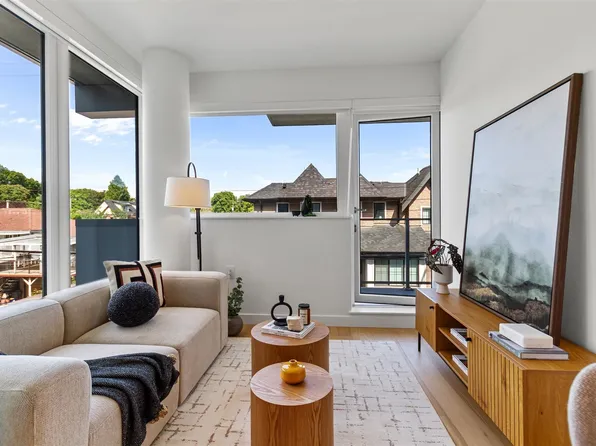 8120 Oak St #307, Vancouver, BC V6P 4A8