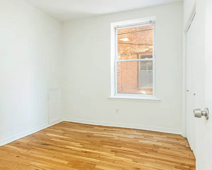 P1 - 1424 W Girard Ave — Photo 15