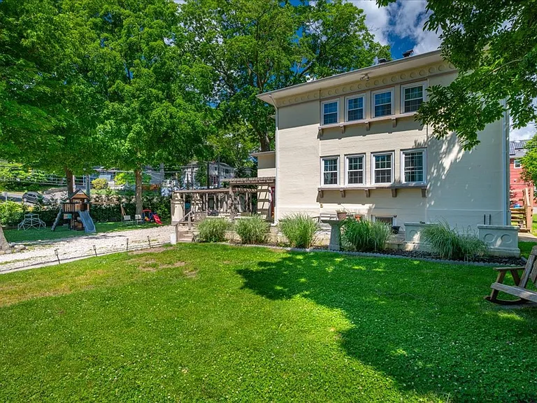 116 Soundview Ave — Photo 4